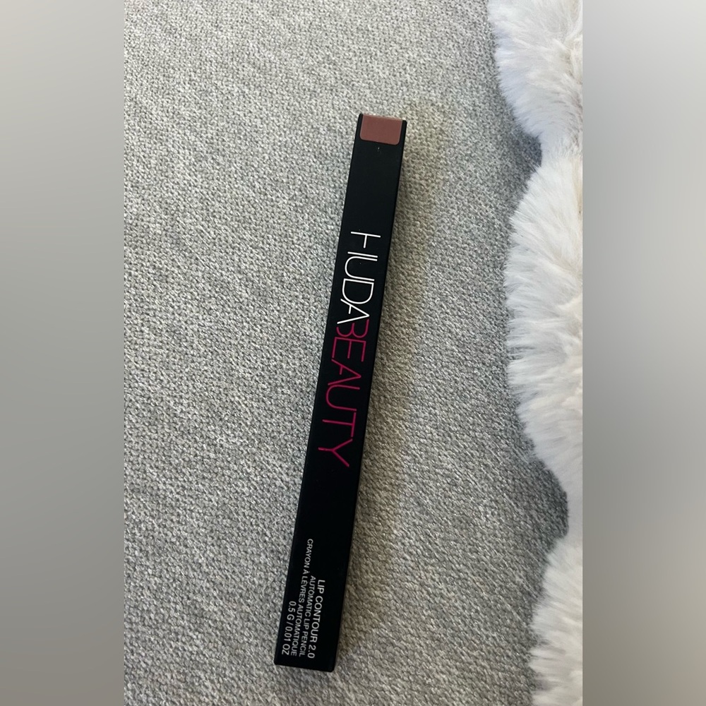 Warm brown huda beauty lip contour brand new in box